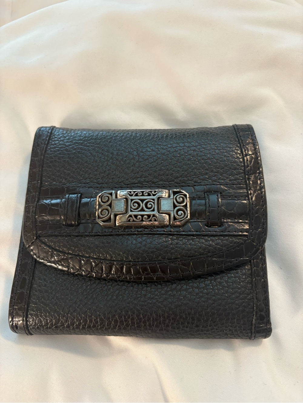 Brighton Vintage  Leather Wallet with Decorative Silver-Tone Hardware-EUC
